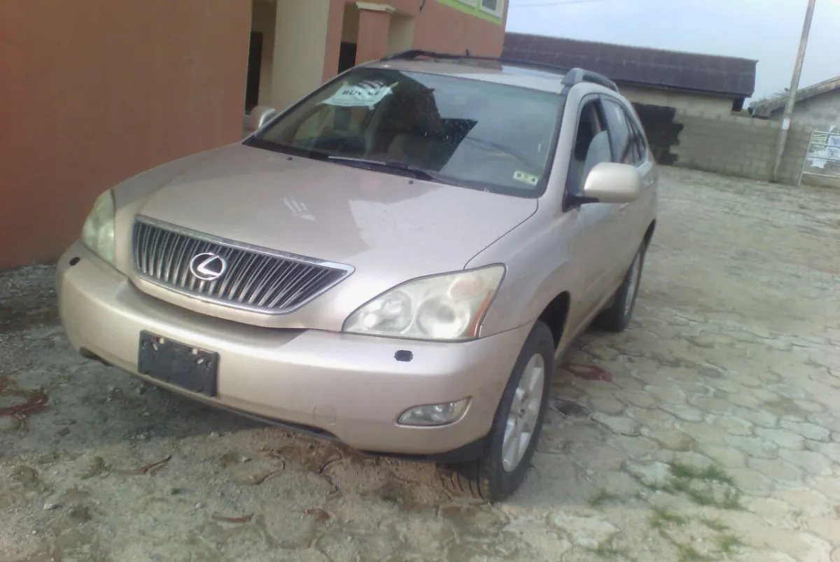 A neat sound lexus rx330 for sale - Image 1