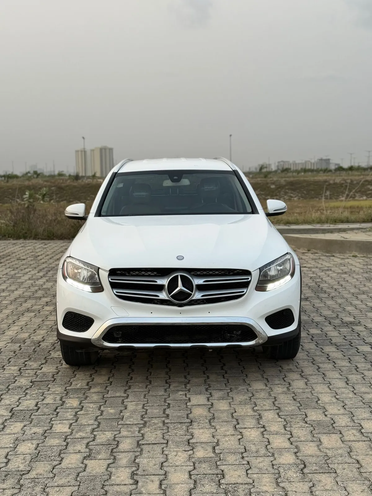 Mercedes Benz GLC300 2017 model USA used - Image 1