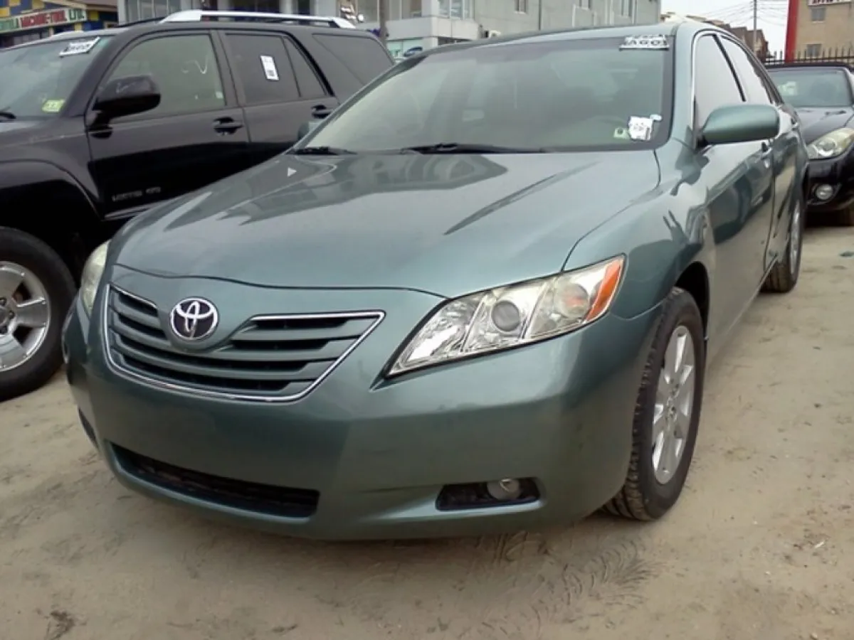 A Tokunbo 2009 Toyota Camry Xle - Image 2