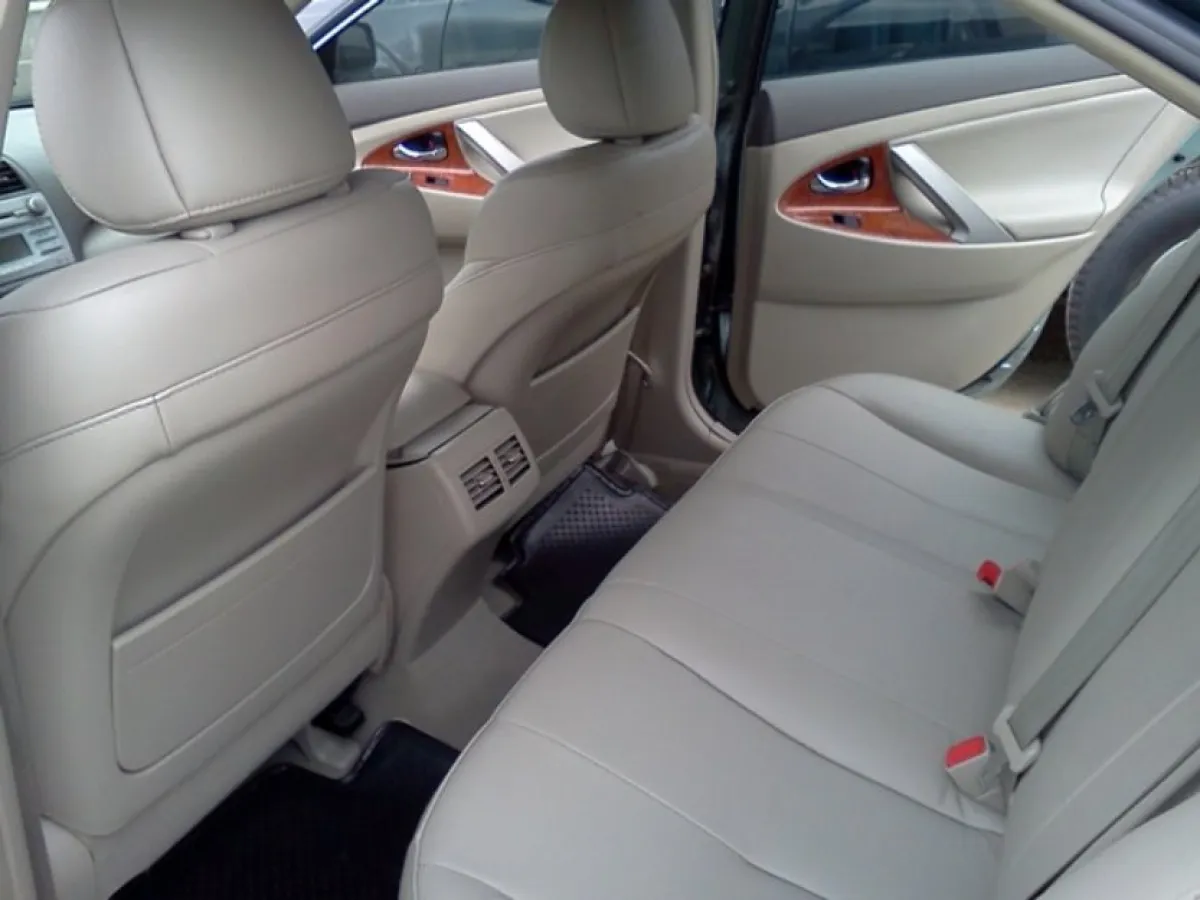 A Tokunbo 2009 Toyota Camry Xle - Image 3