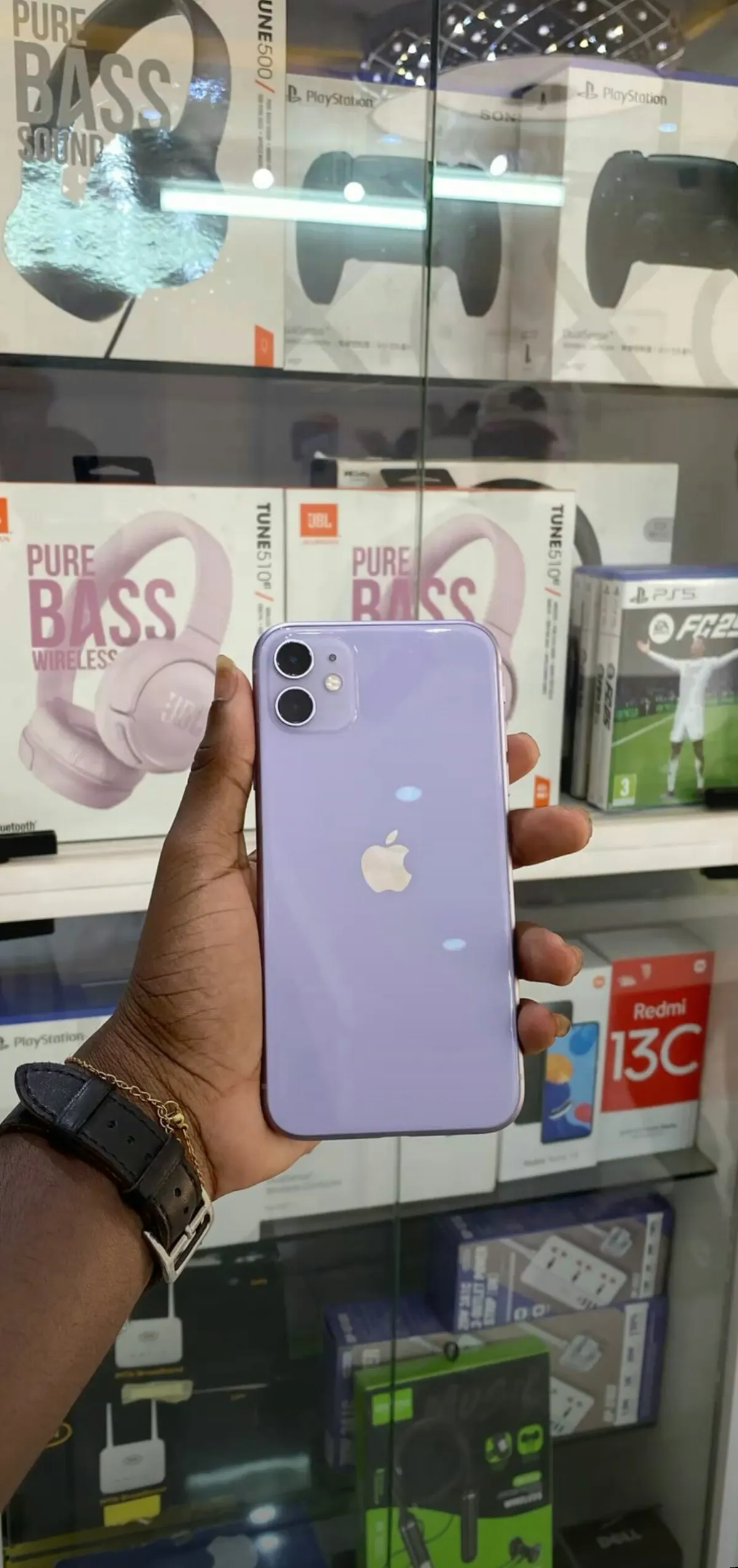 iPhone 11 128GB 340, 000 - Image 1