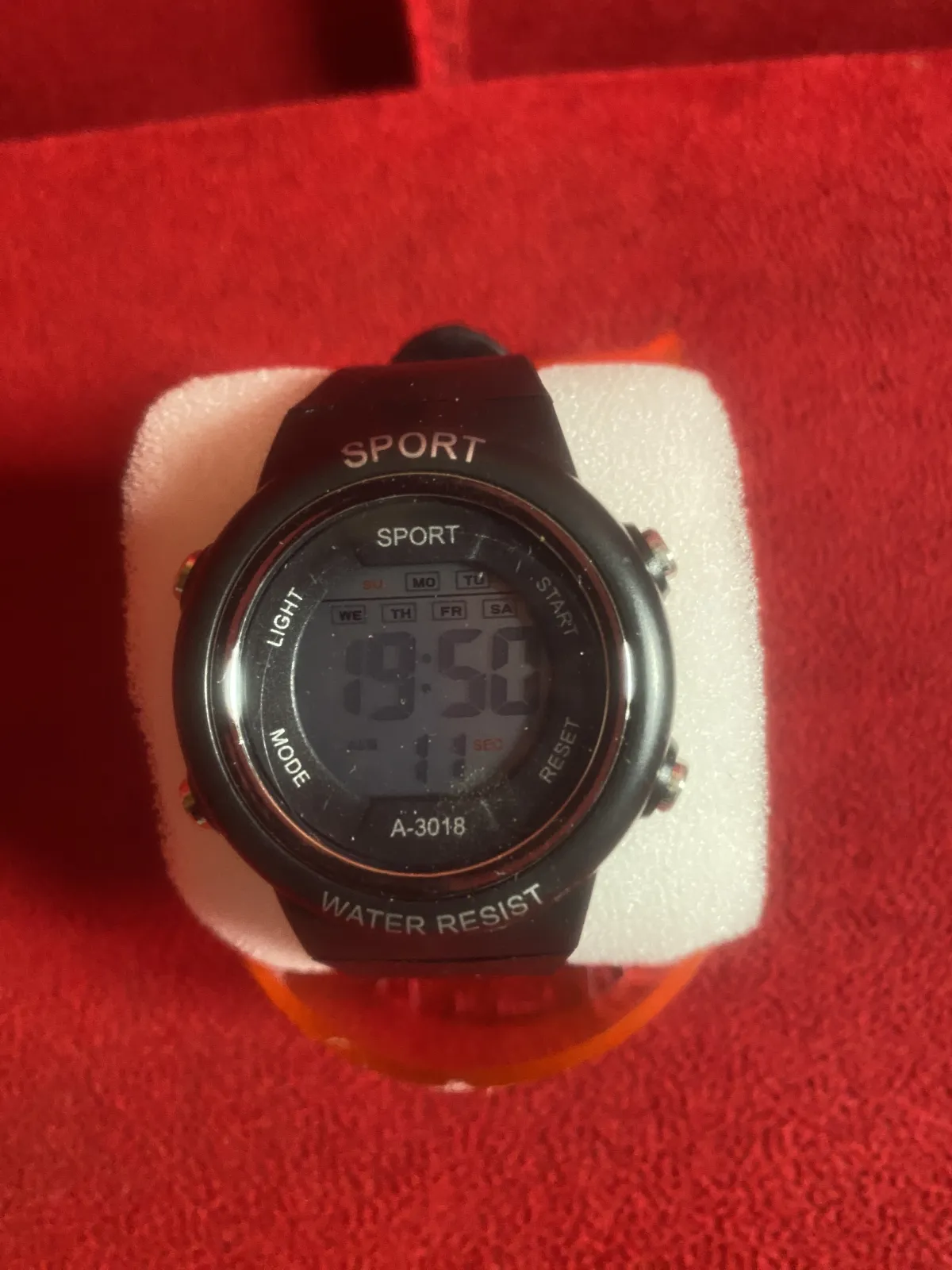 UNISEX WRISTWATCH - Image 3