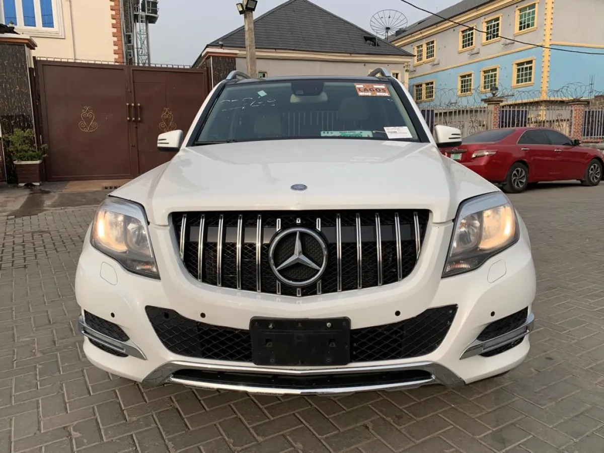 A Tokunbo Clean 2013 Mercedes Benz Glk 350 - Image 1