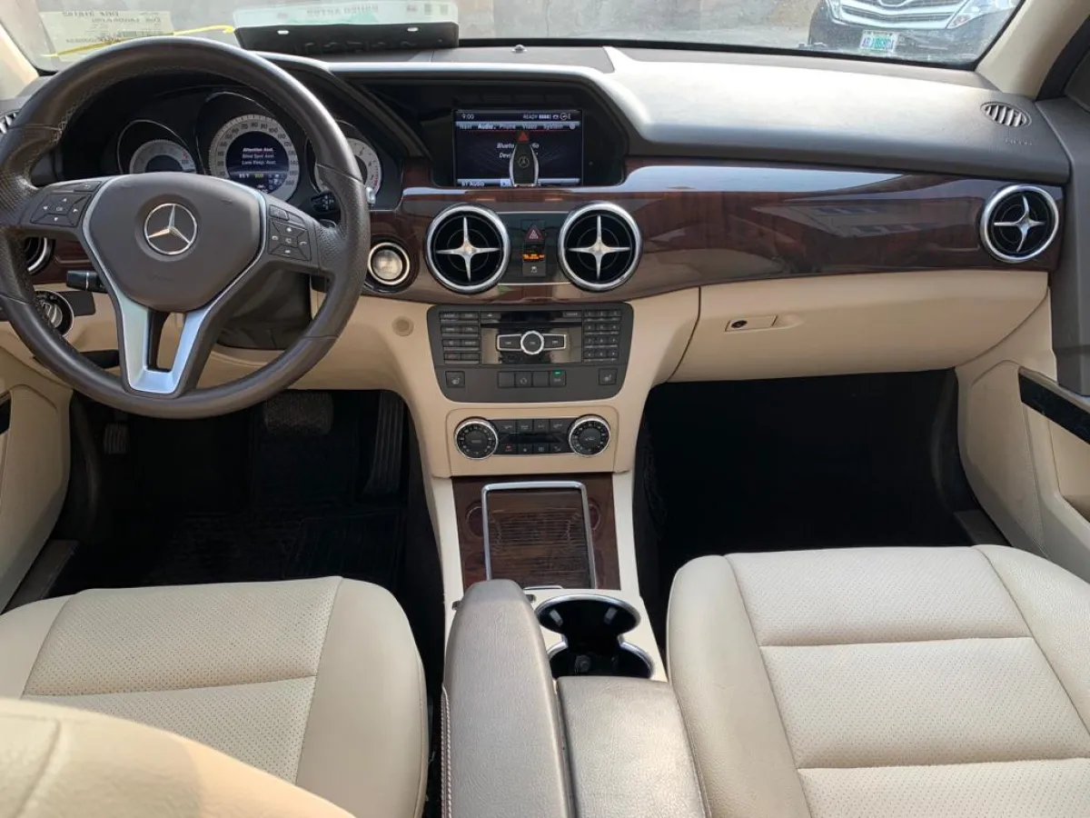 A Tokunbo Clean 2013 Mercedes Benz Glk 350 - Image 3