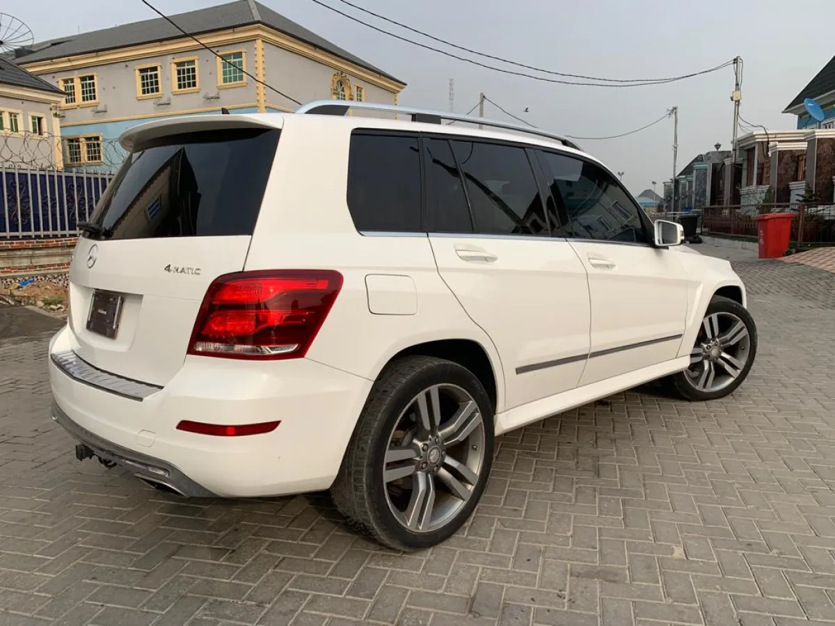 A Tokunbo Clean 2013 Mercedes Benz Glk 350 - Image 4