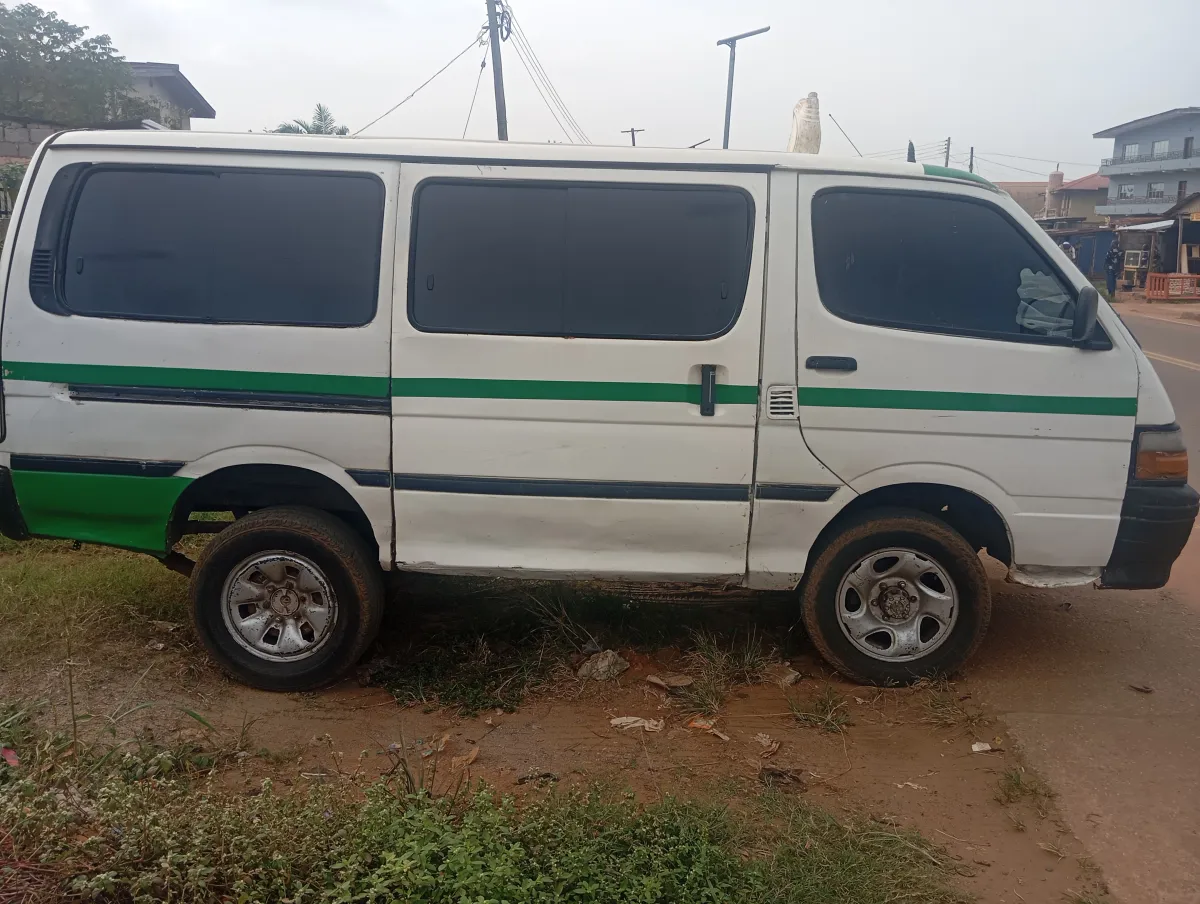 Toyota Hiace - Image 2