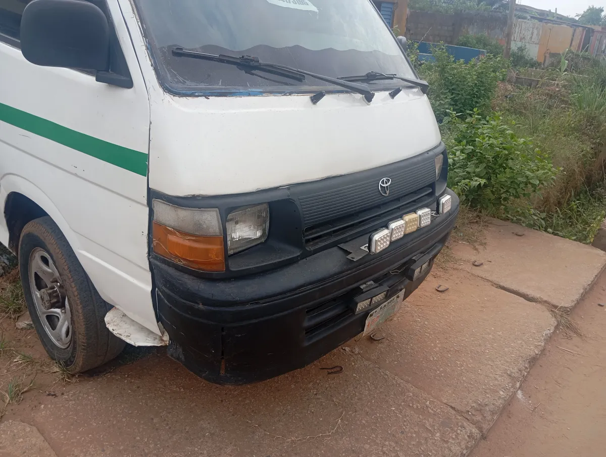 Toyota Hiace - Image 4