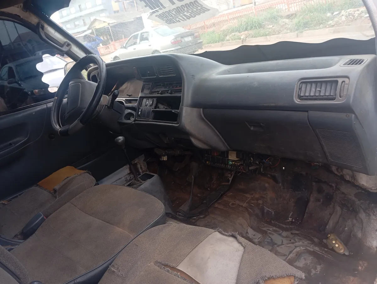 Toyota Hiace - Image 7