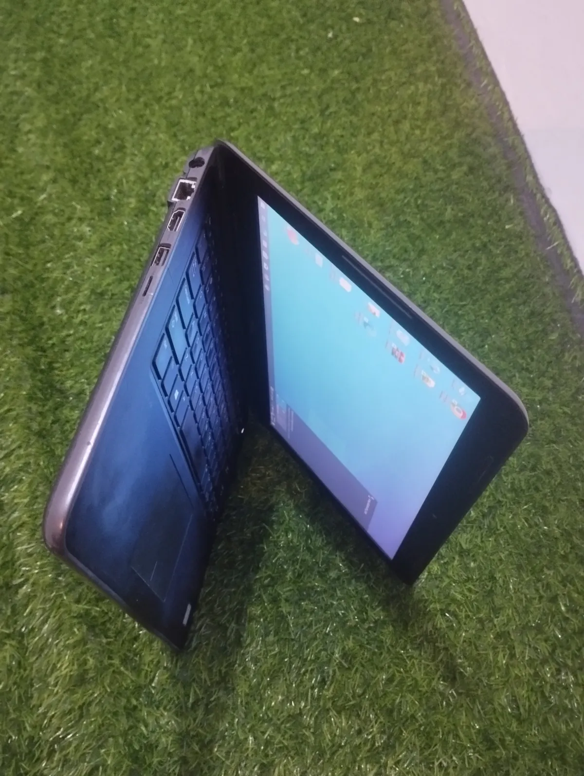 DELL LATITUDE 3380 - Image 2