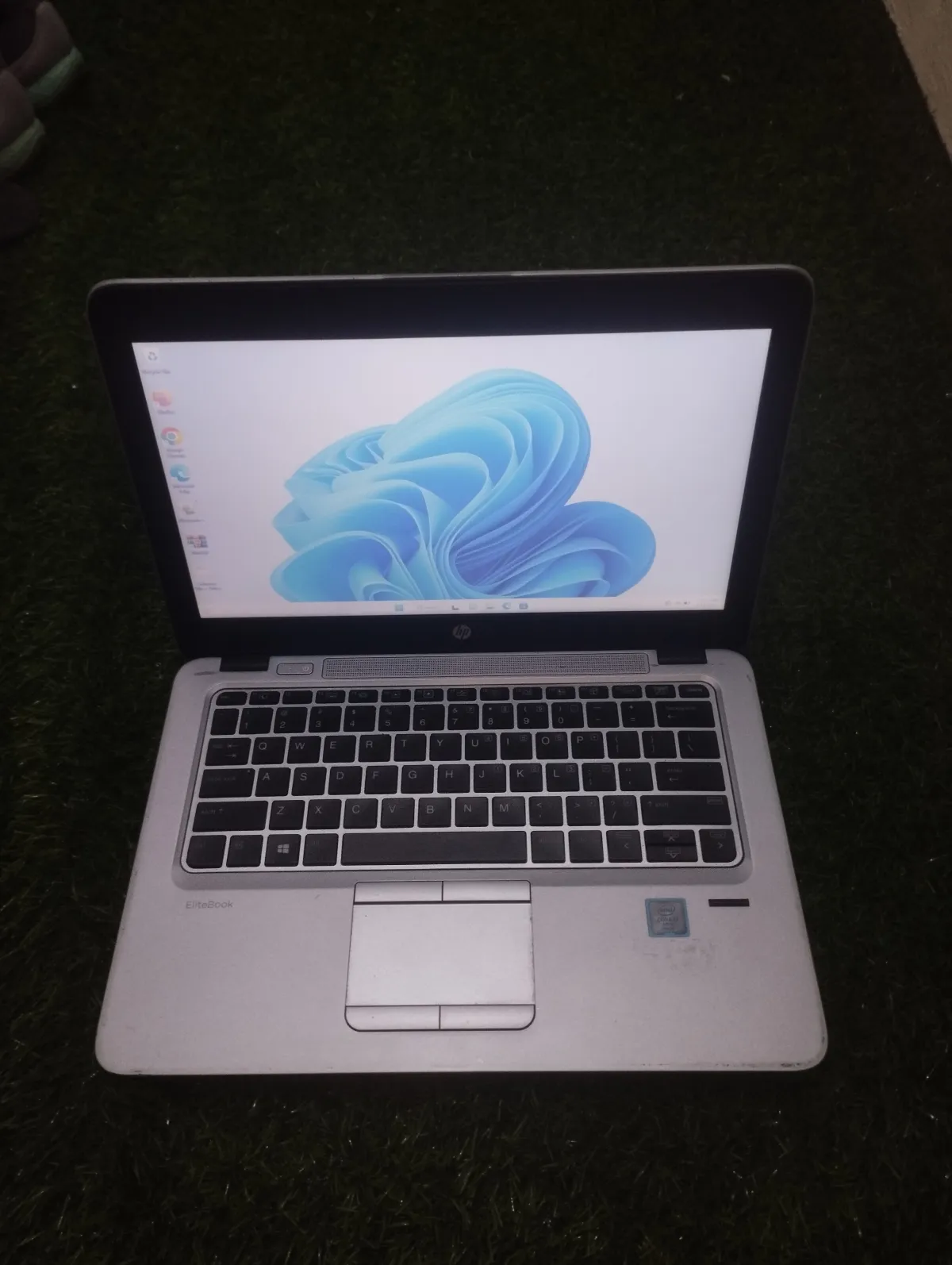 HP ELITEBOOK 820 G3 INTEN CORE i7-6th gen - Image 3