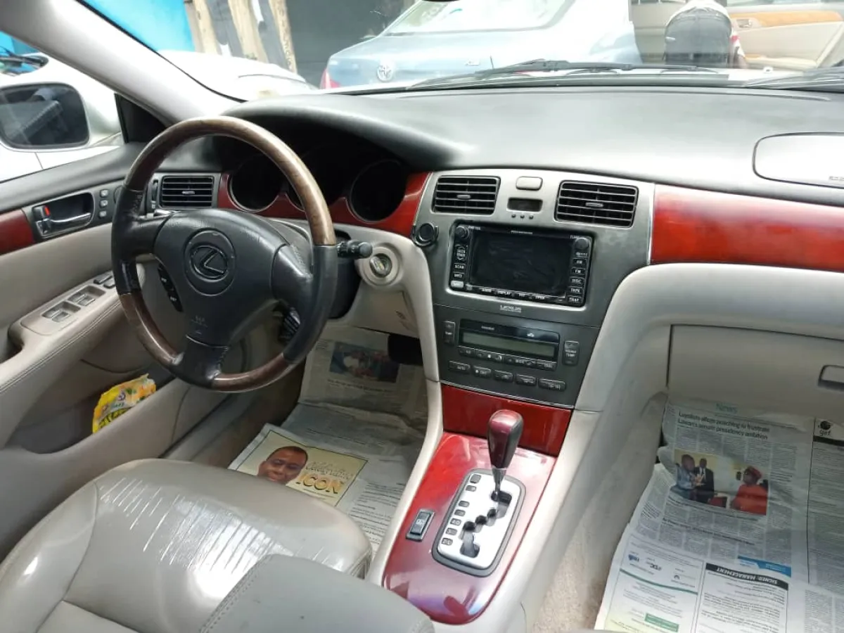 2004 Tokunbo Lexus ES 330 - Image 2