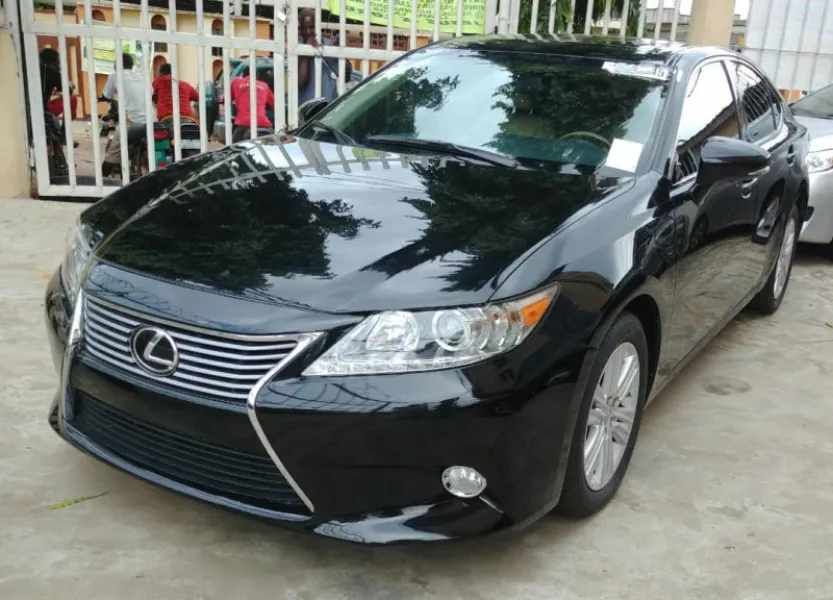 Extremely Clean Tokunbo 2014 Lexus ES 350