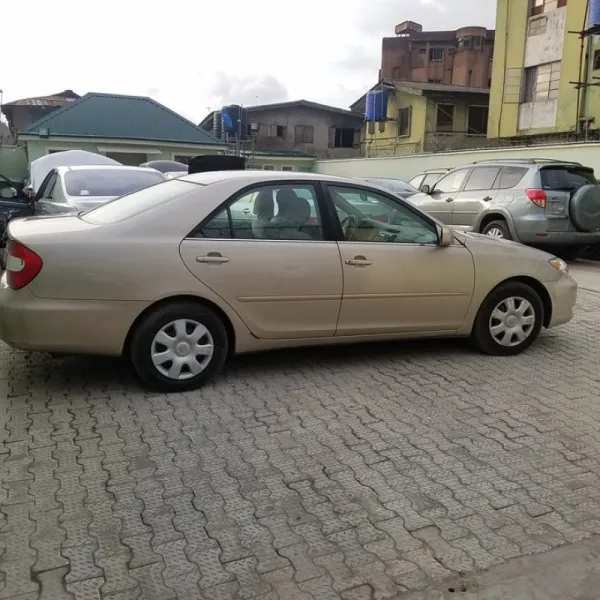 Clean Toyota camry red colour