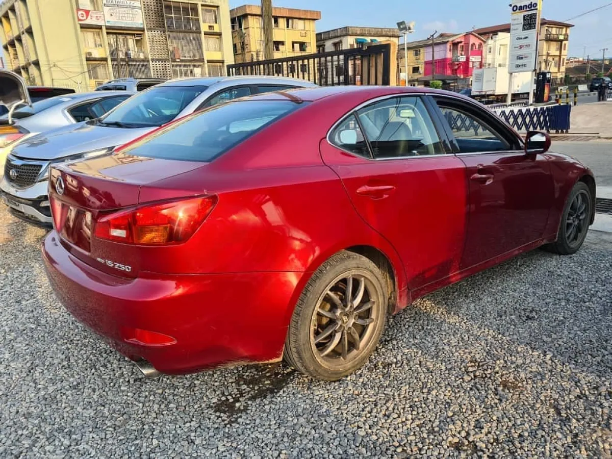 Clean lexus ES350 for sale gold colour - Image 1