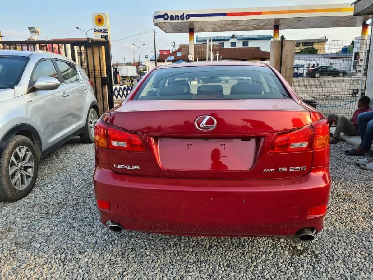 Clean lexus ES350 for sale gold colour - Image 4