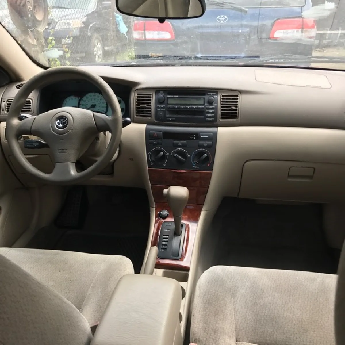 Clean Toyota corolla sport red colour 2003 - Image 3