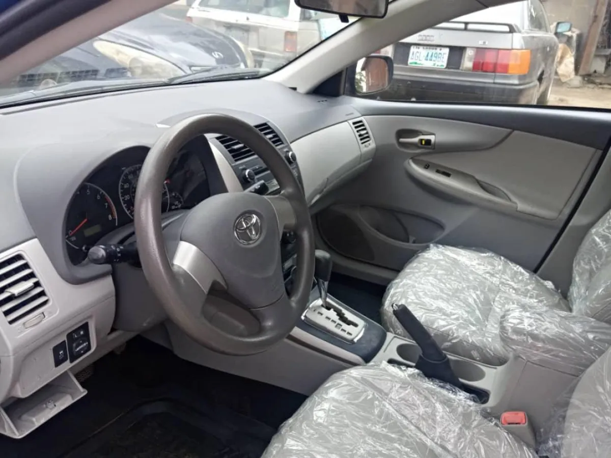 Clean Toyota corolla sport Blue - Image 7