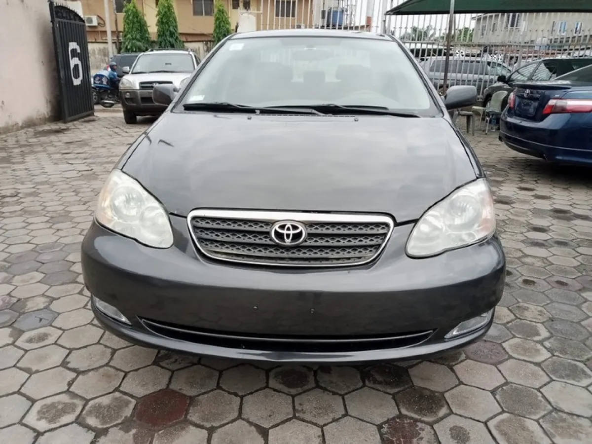 Clean Toyota corolla Le for sale 2003 - Image 4