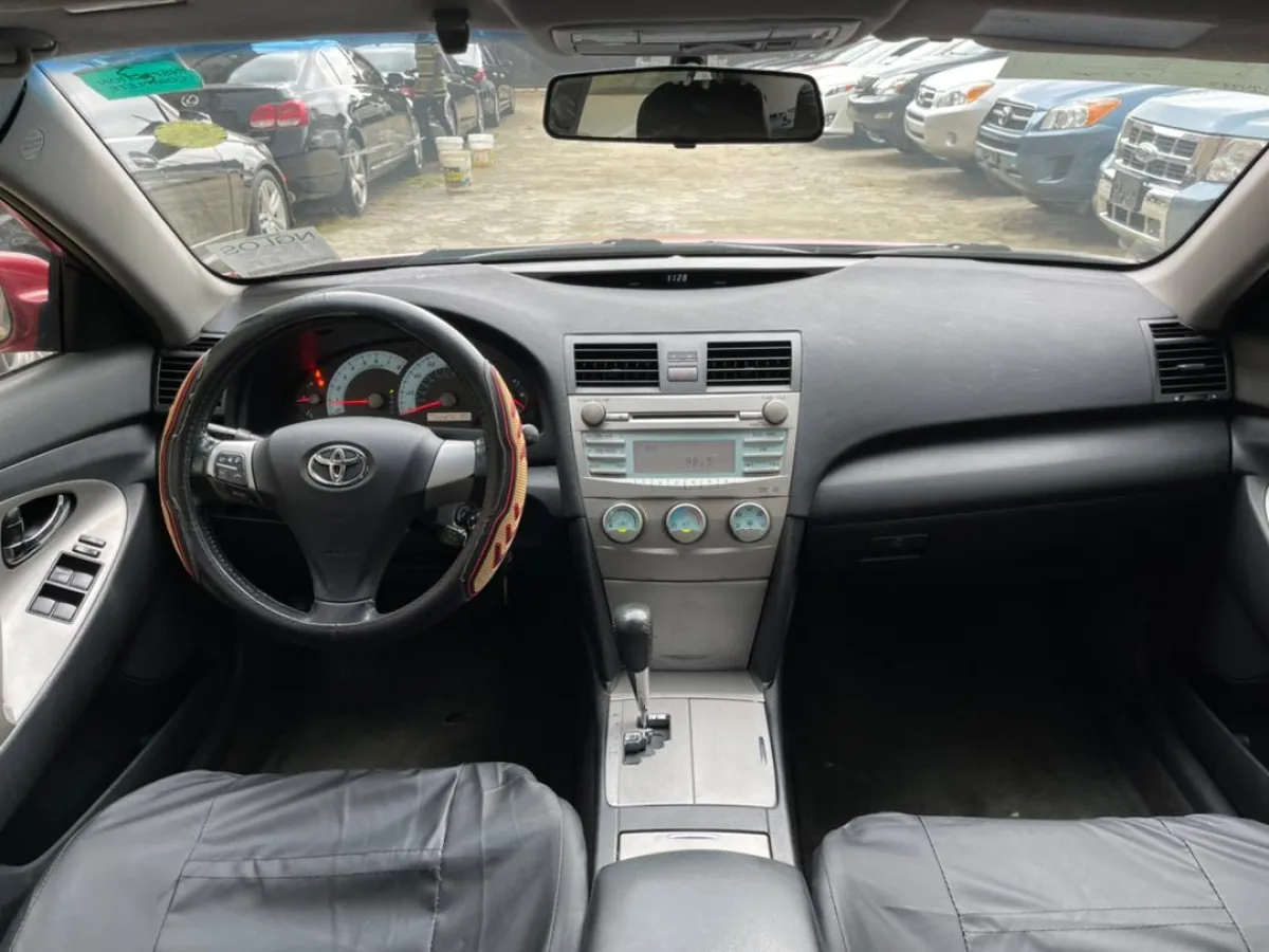 Newly Arrived Tokunbo Toyota Camry Sport 2007 - Image 4