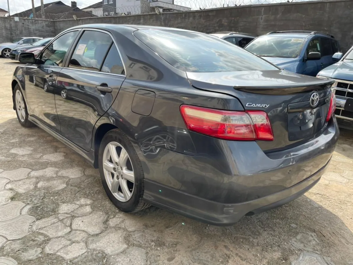 Tokunbo 2007 Toyota Camry Sport - Image 2
