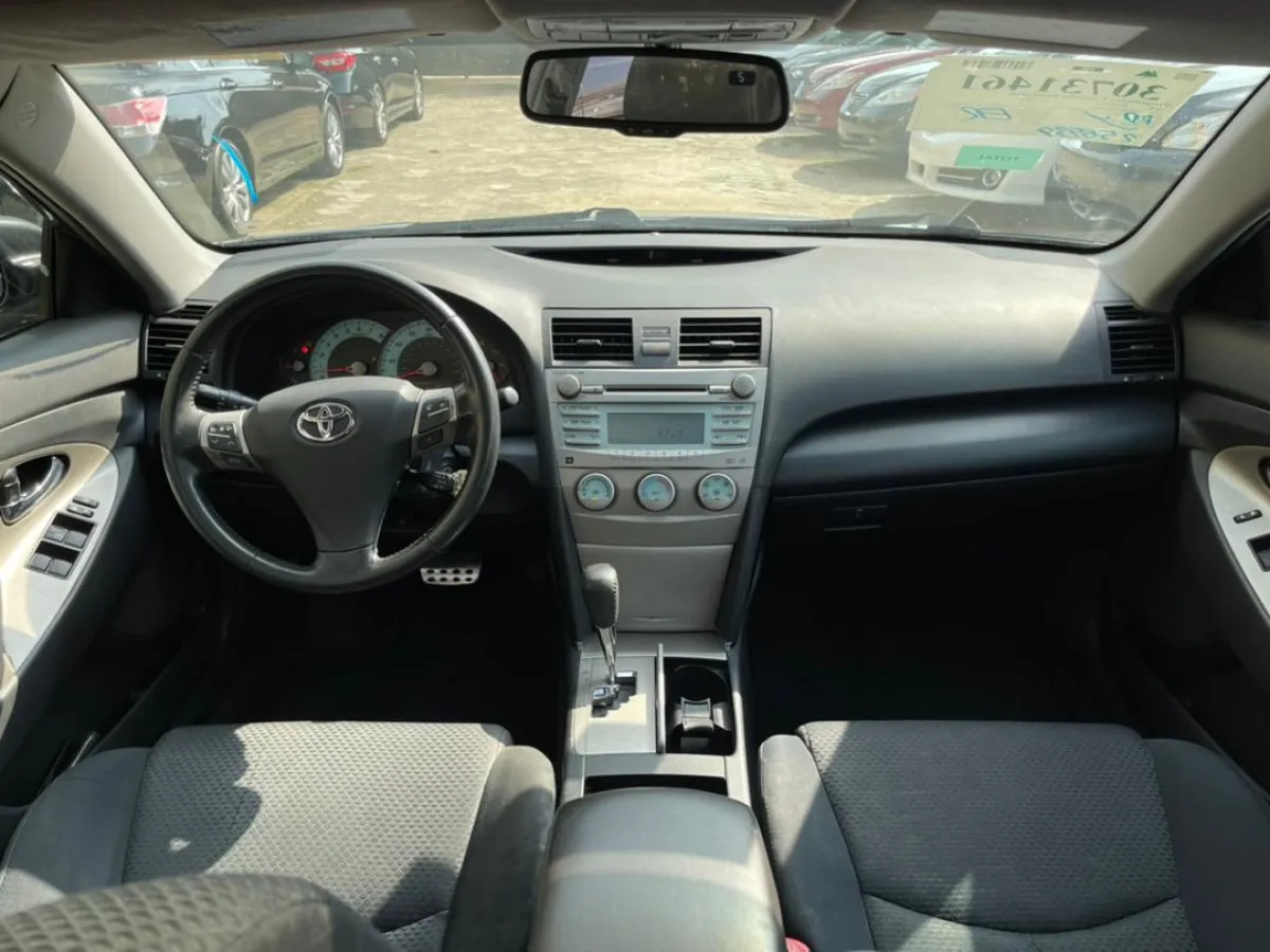 Tokunbo 2007 Toyota Camry Sport - Image 4