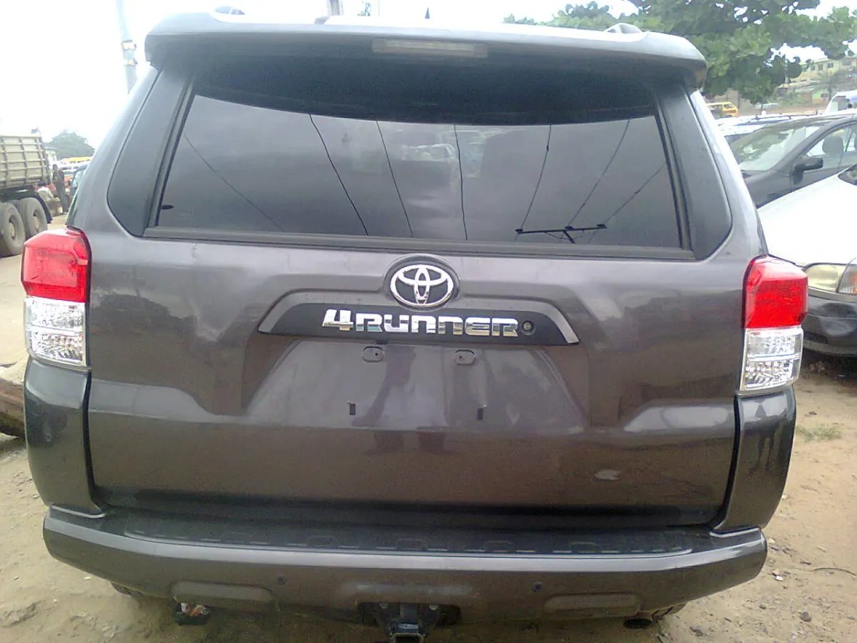Extremely Clean Tokunbo Toyota 4Runner 2013 - Image 3