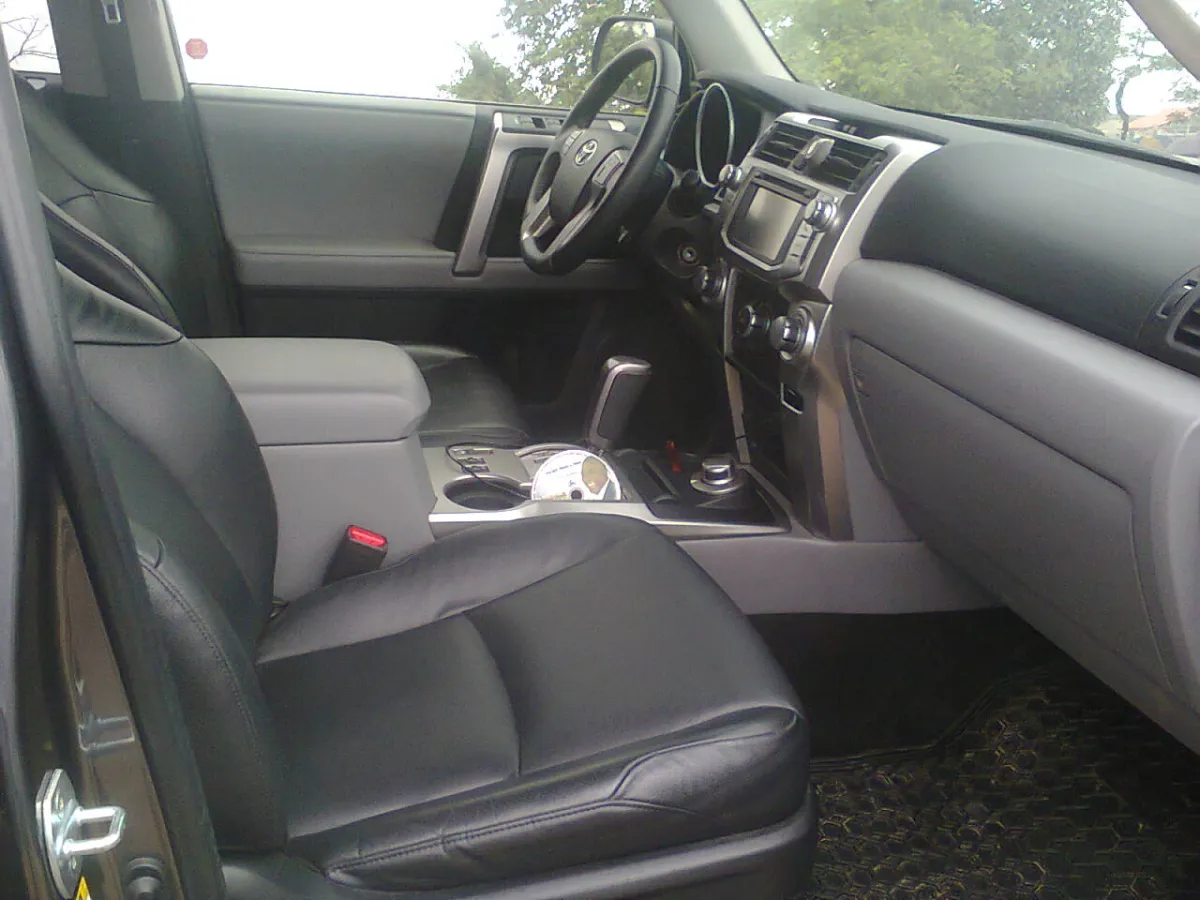 Extremely Clean Tokunbo Toyota 4Runner 2013 - Image 5
