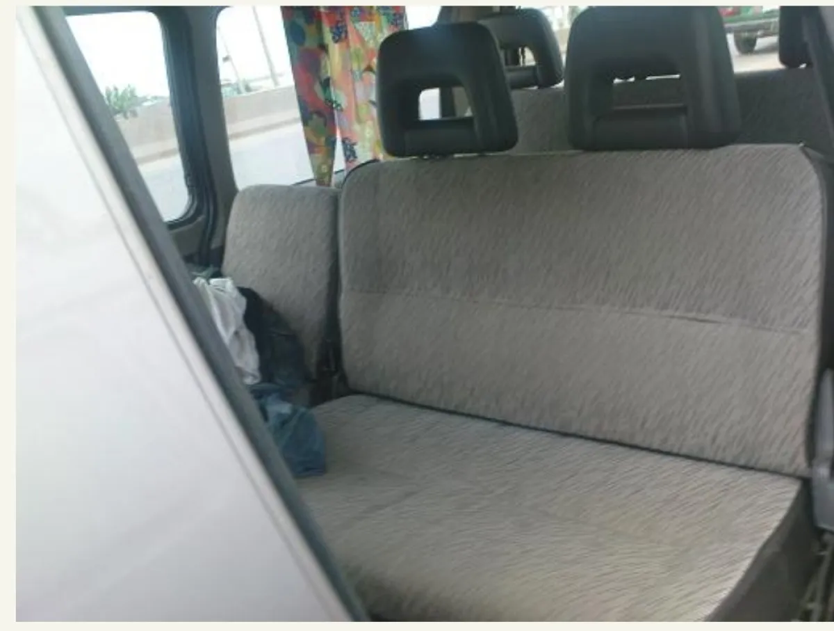 Mitsubishi L300 Bus for sale - Image 3
