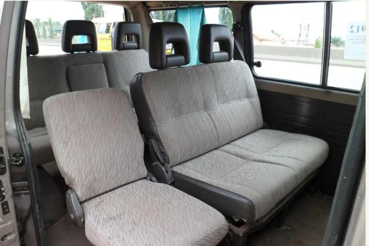 Mitsubishi L300 Bus - Image 4