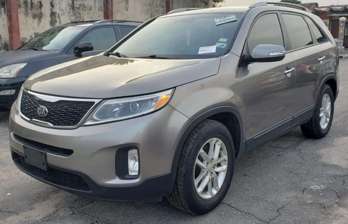 Sharp Tokunbo Kia Sorento Ex - Image 3