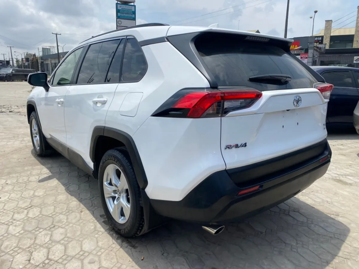 Extremely 2020 Clean Tokunbo Toyota Rav4 - Image 2