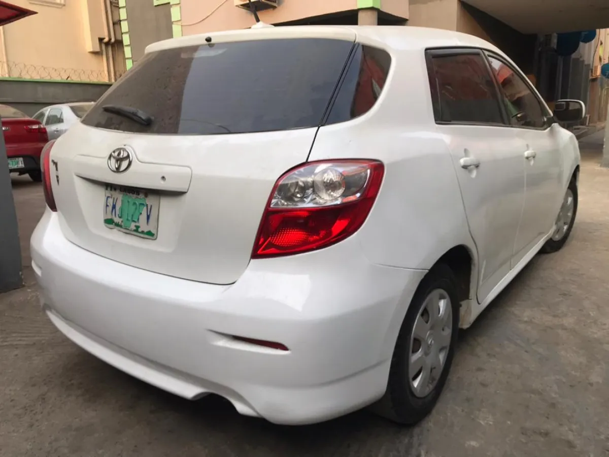 Toyota matrix - Image 1