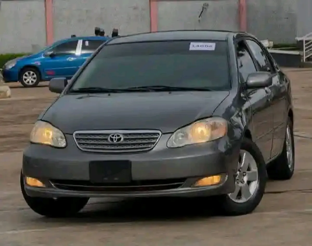 Very neat Toyota Corolla for sale - Image 4