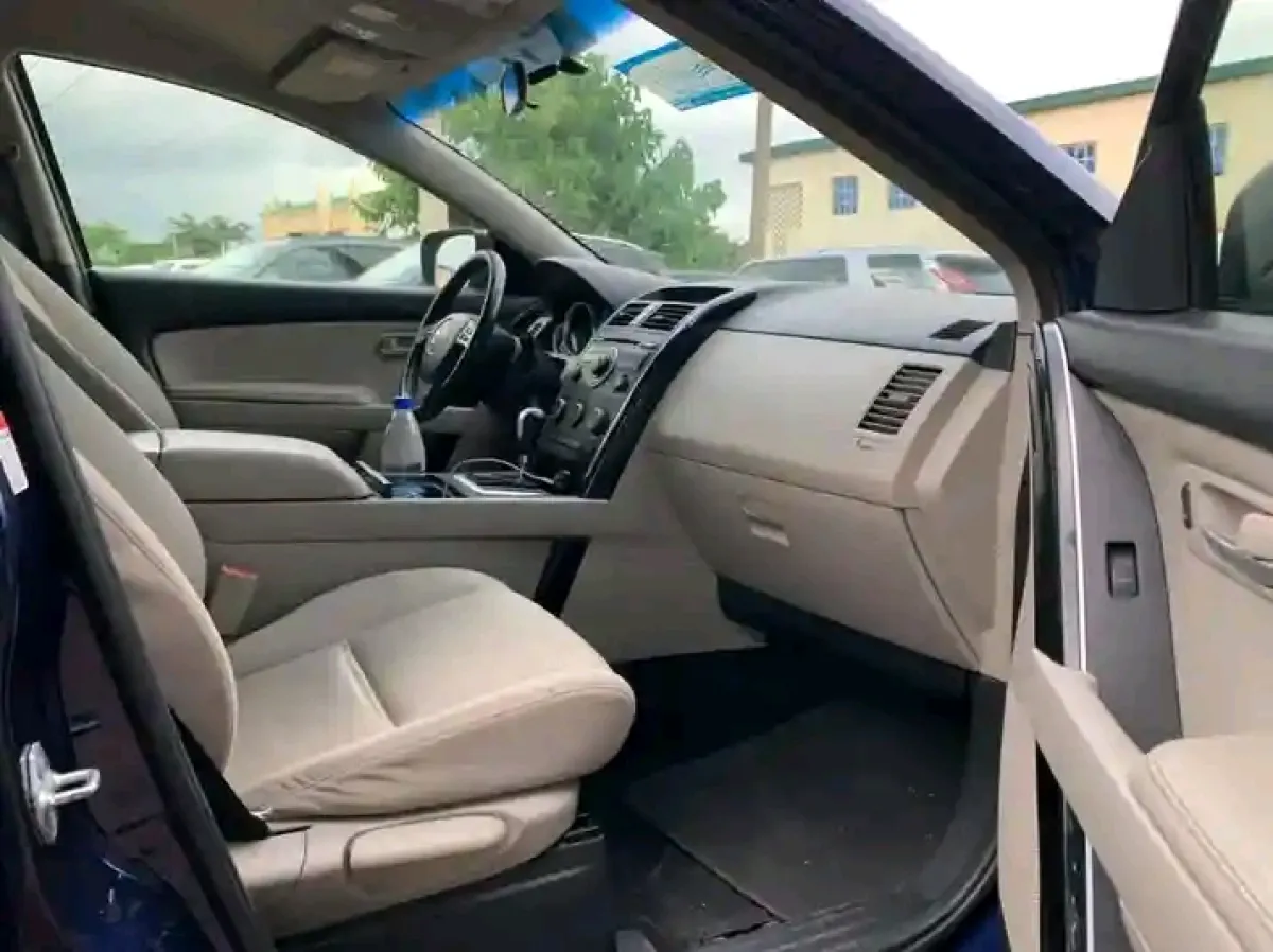 Cool drive Maza cx-9 for sale - Image 6