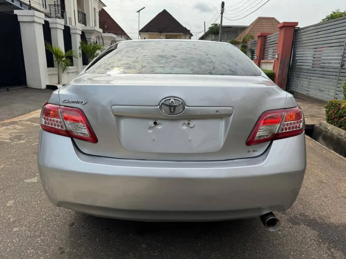 Toyota Camry - Image 6