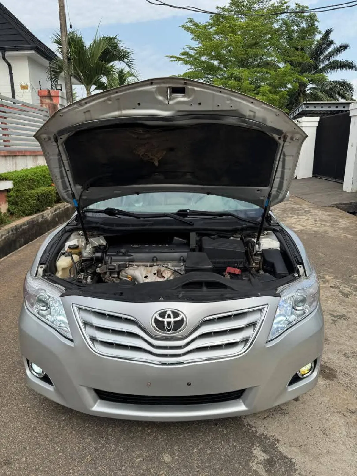 Toyota Camry - Image 10