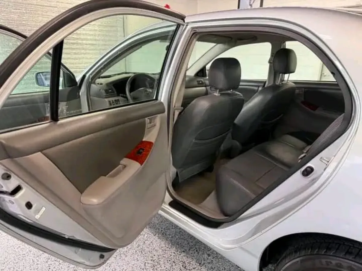 Toyota Corolla - Image 6