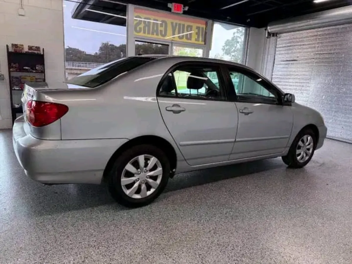 Toyota Corolla - Image 9