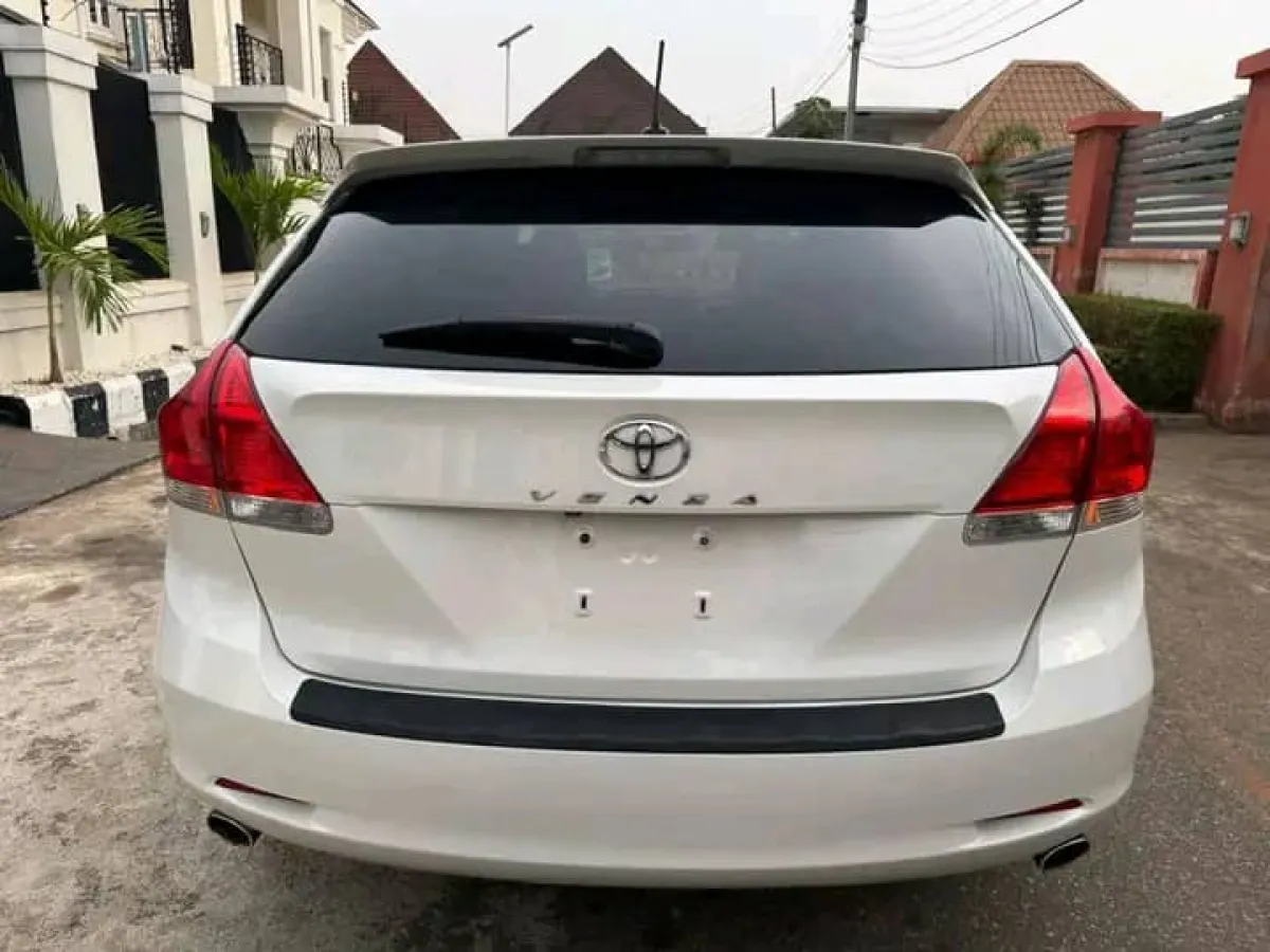 2010 Toyota Venza - Image 7