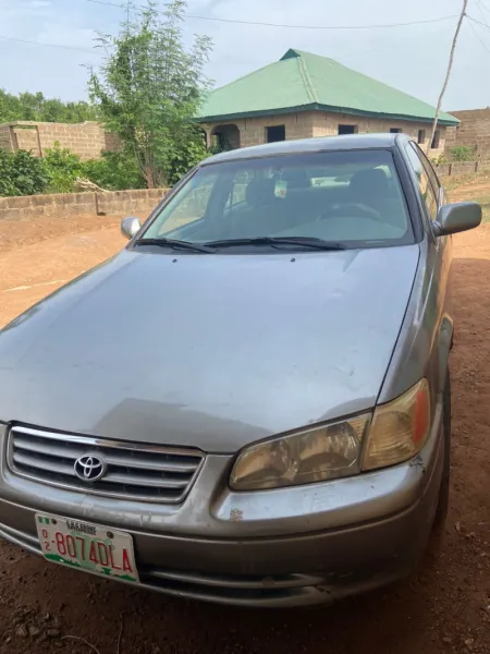 Toyota Camry LE V6 4dr Sedan (3. 0L 6cyl 5A) 2004 Gray