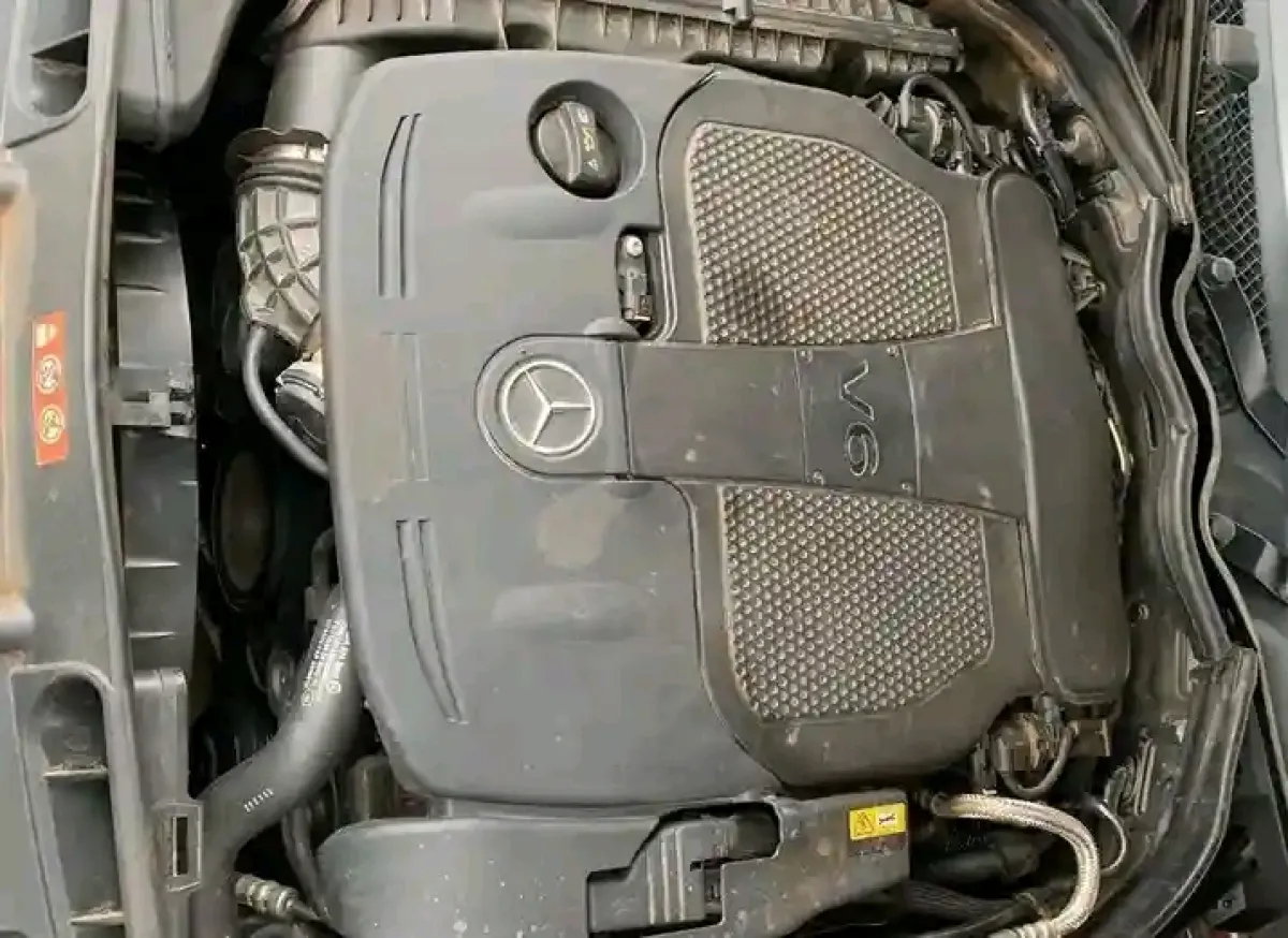 Very neat Mercedes Benz - Image 7