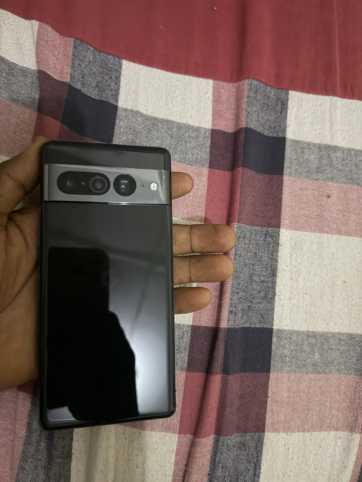 Clean used Google pixel 7 pro available 12gb ram 128rom - Image 3