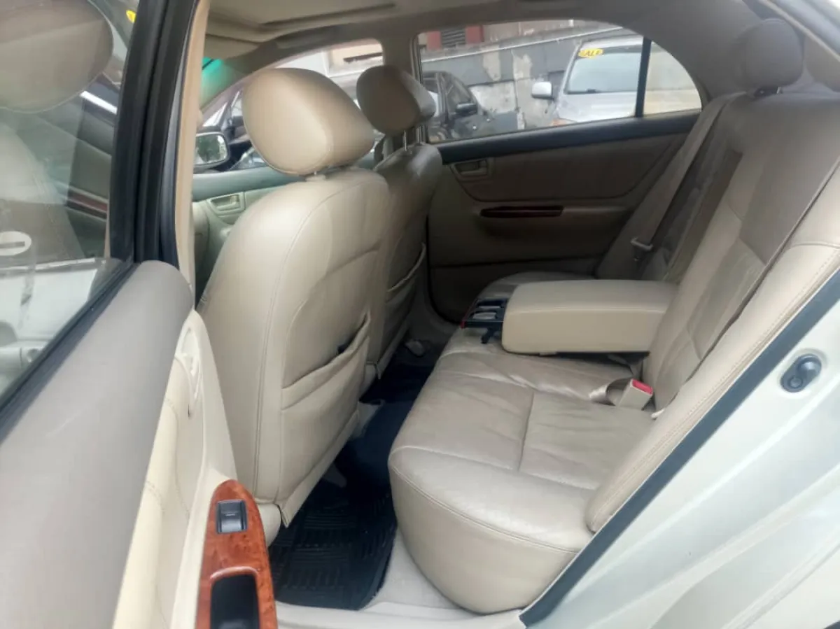 Clean Tokunbo 2004 Toyota Corolla Altis - Image 3