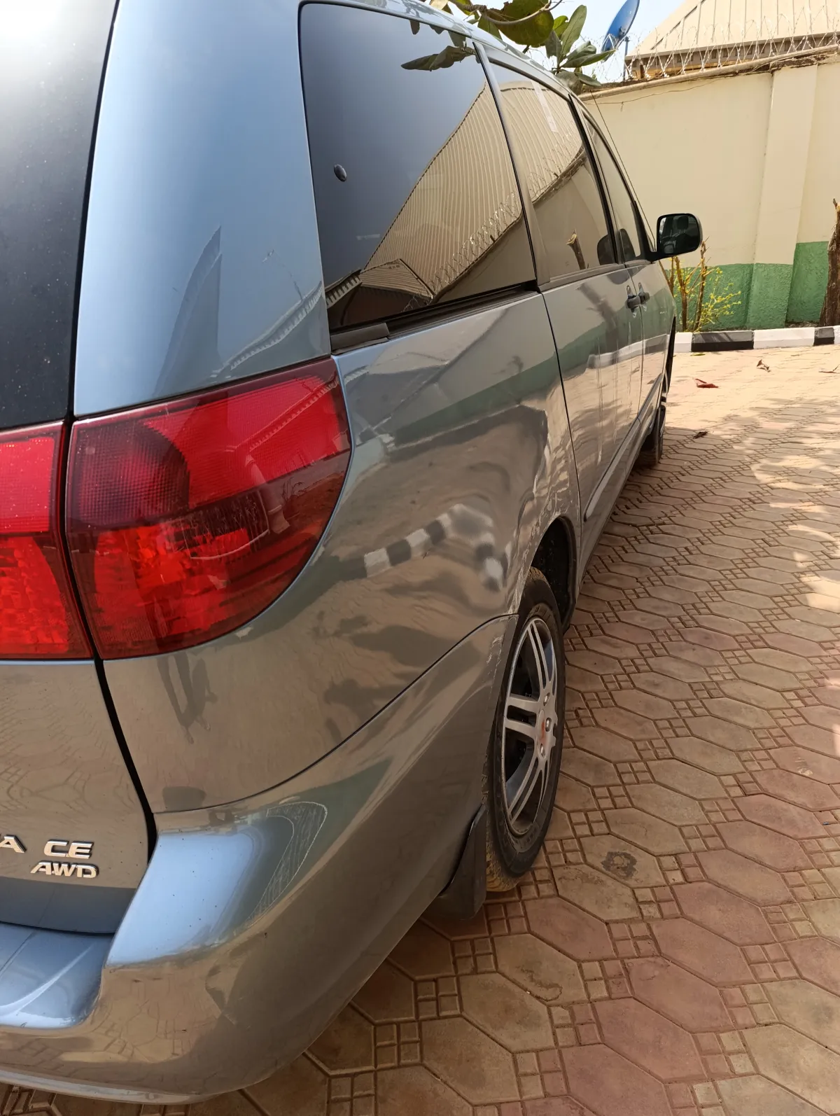 Foreign used Toyota sienna cars for sale - Image 5