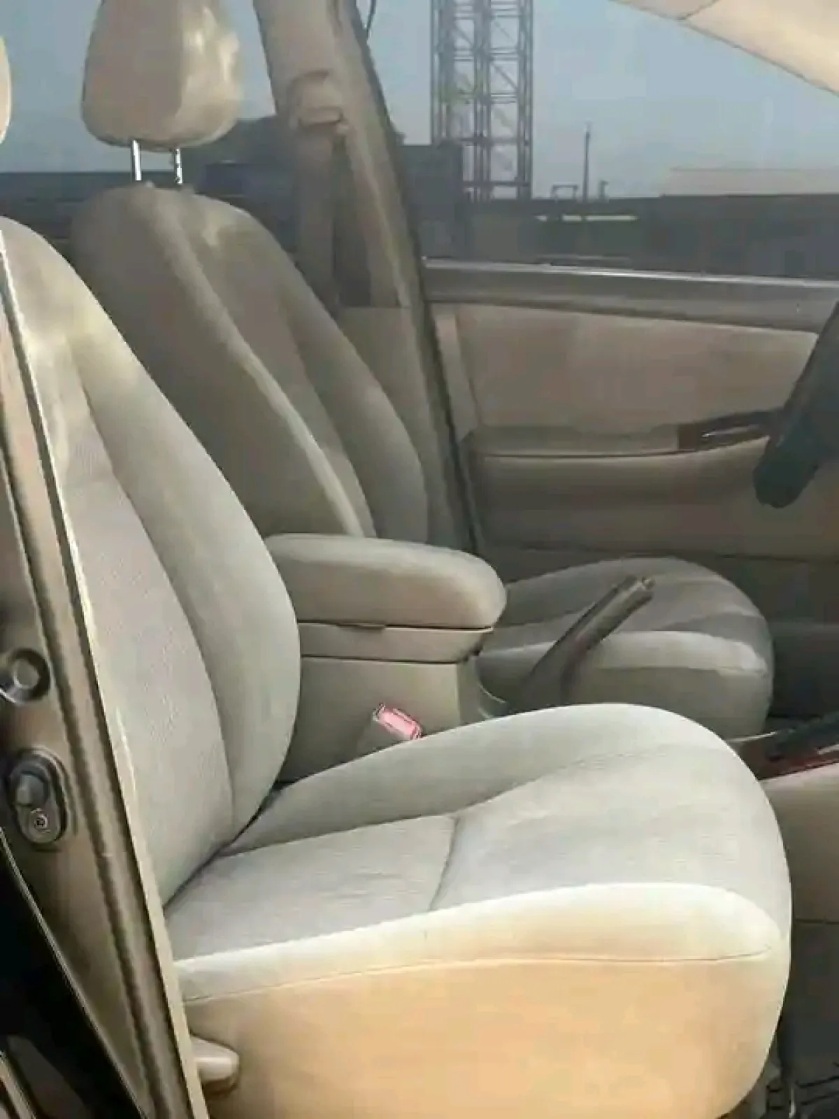 Very neat Toyota Corolla - Image 5