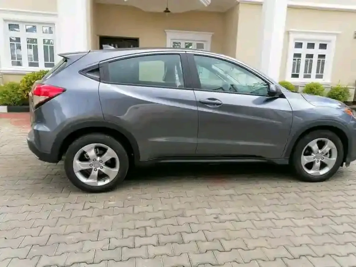 Very sharp Honda CRV - Image 3