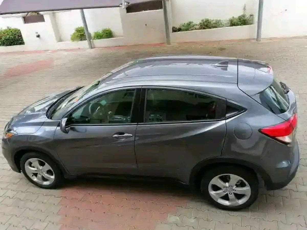 Very sharp Honda CRV - Image 4