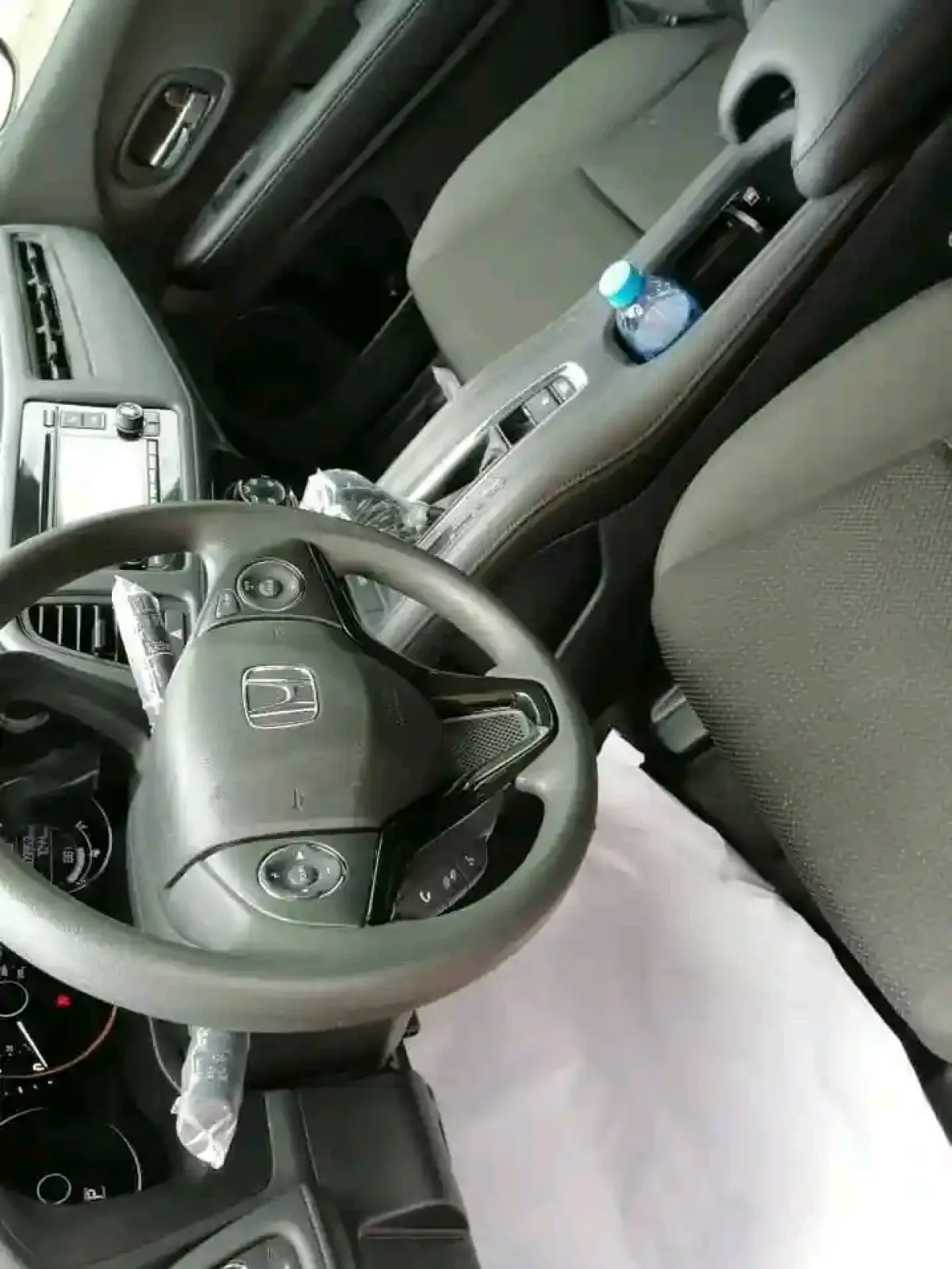 Very sharp Honda CRV - Image 9