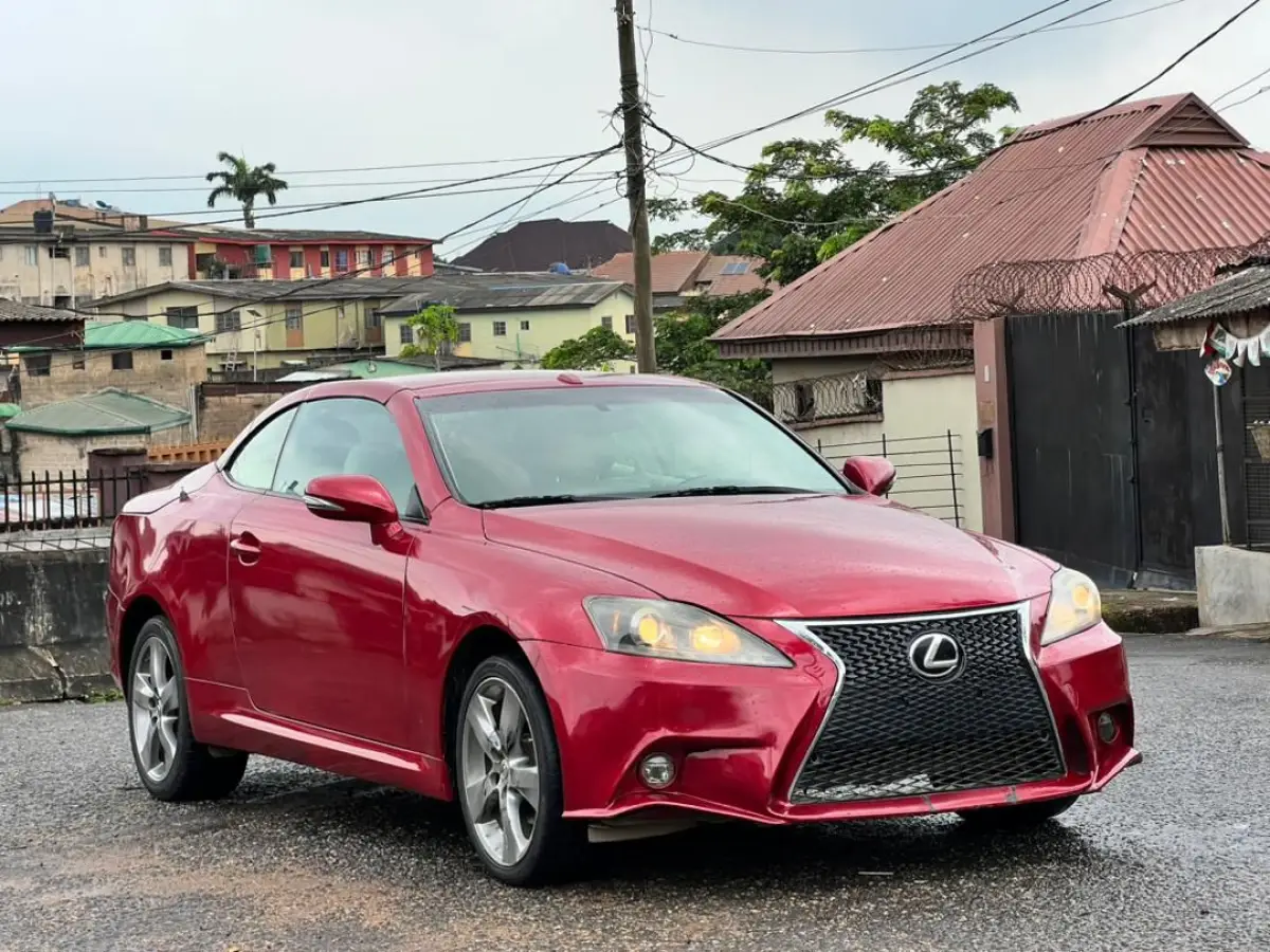 Lexus IS250C 2010 - Image 4