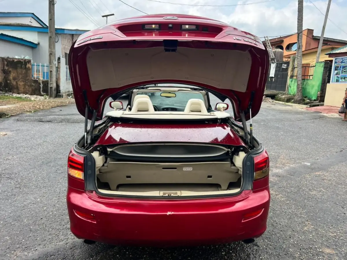 Lexus IS250C 2010 - Image 6